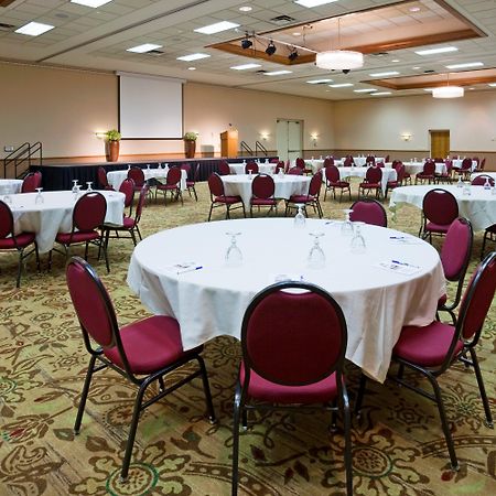 Holiday Inn Express Janesville-I-90 & Us Highway 14 By Ihg Bagian luar foto